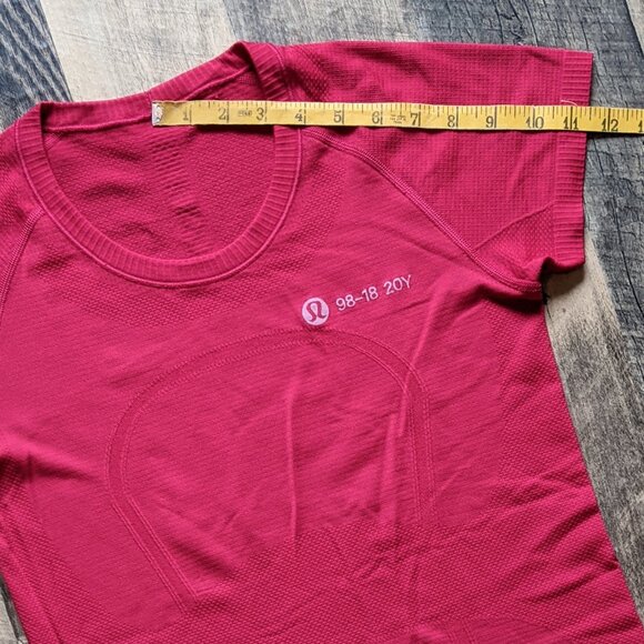 Lululemon Swiftly Tech Short Sleeve Crew Shirt - Picture 6 of 7